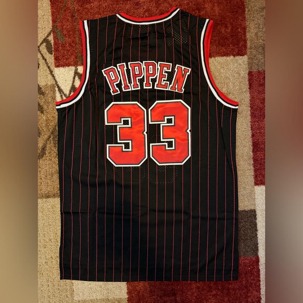 Mitchell & Ness Scottie Pippen 97-98 Bulls #33 Basketball Jersey Authentic- NWT